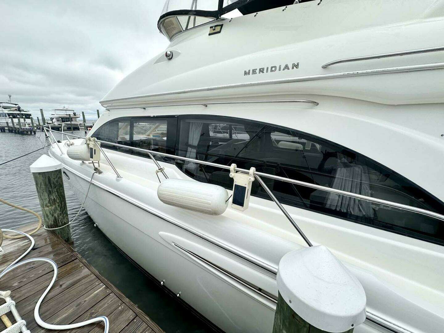 2007 Meridian 411 Sedan - Image 8