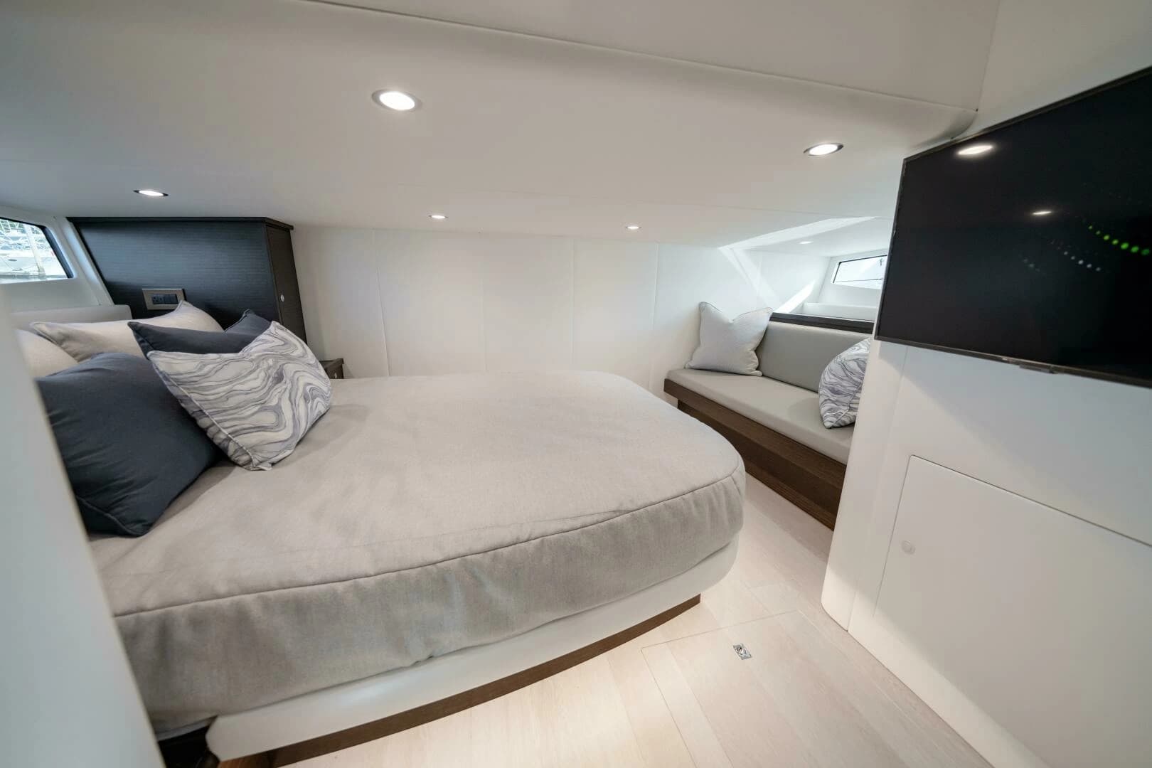 2026 Valhalla Boatworks 55 SY - Image 9
