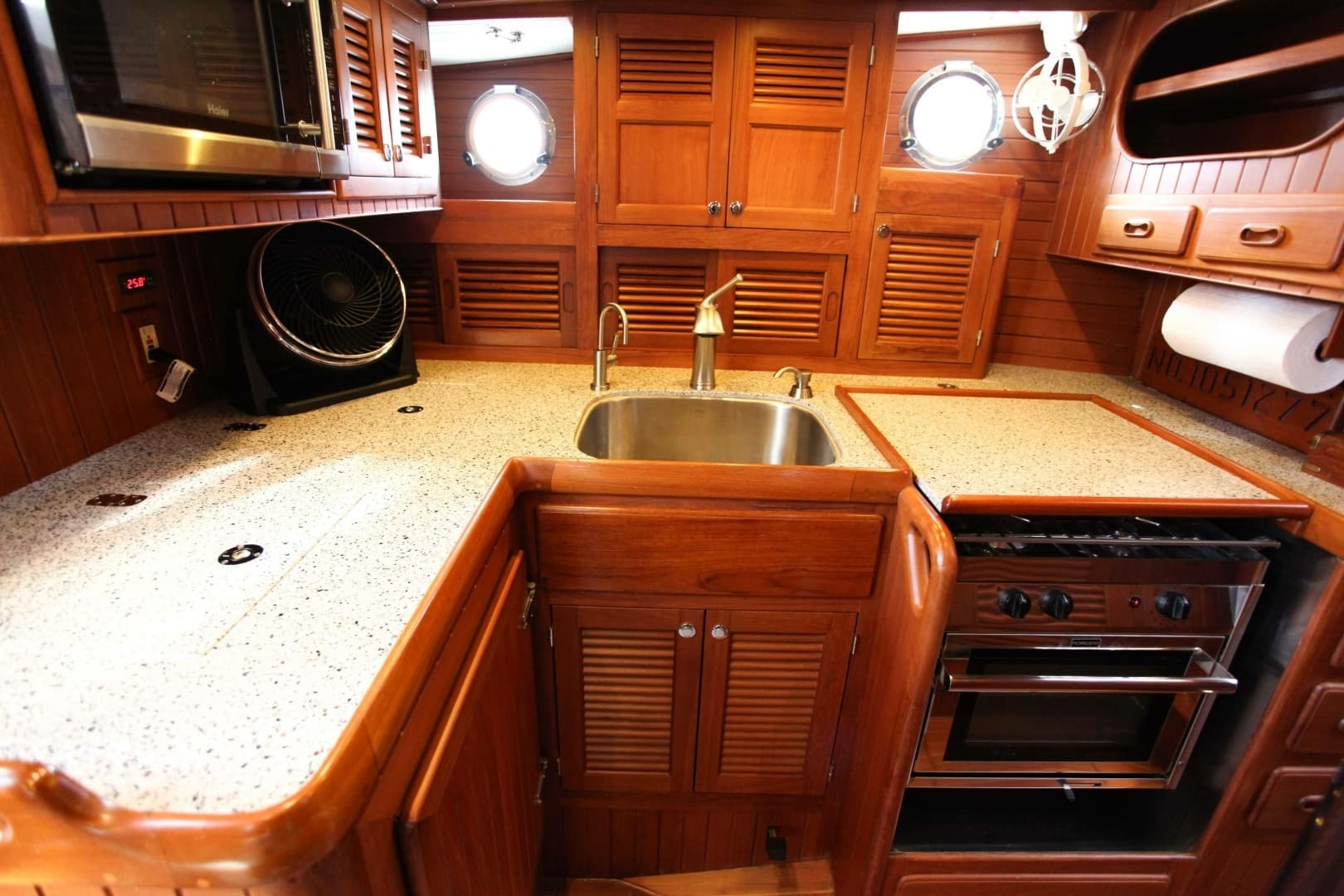 1997 Hampton 43 - Image 76