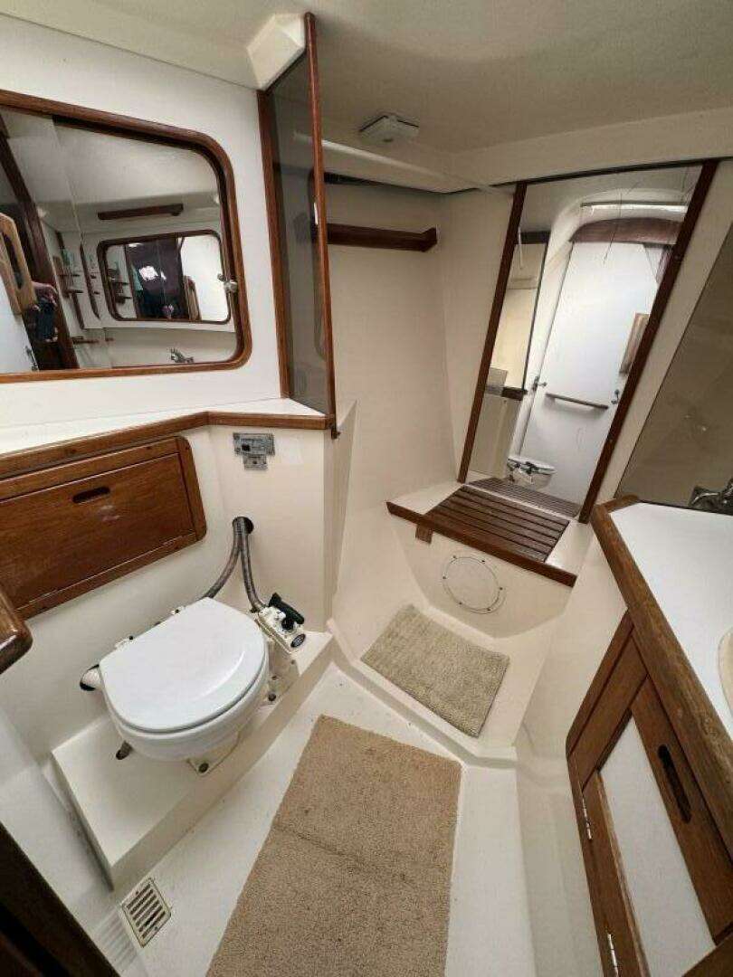 1989 Catalina 42 - Image 23
