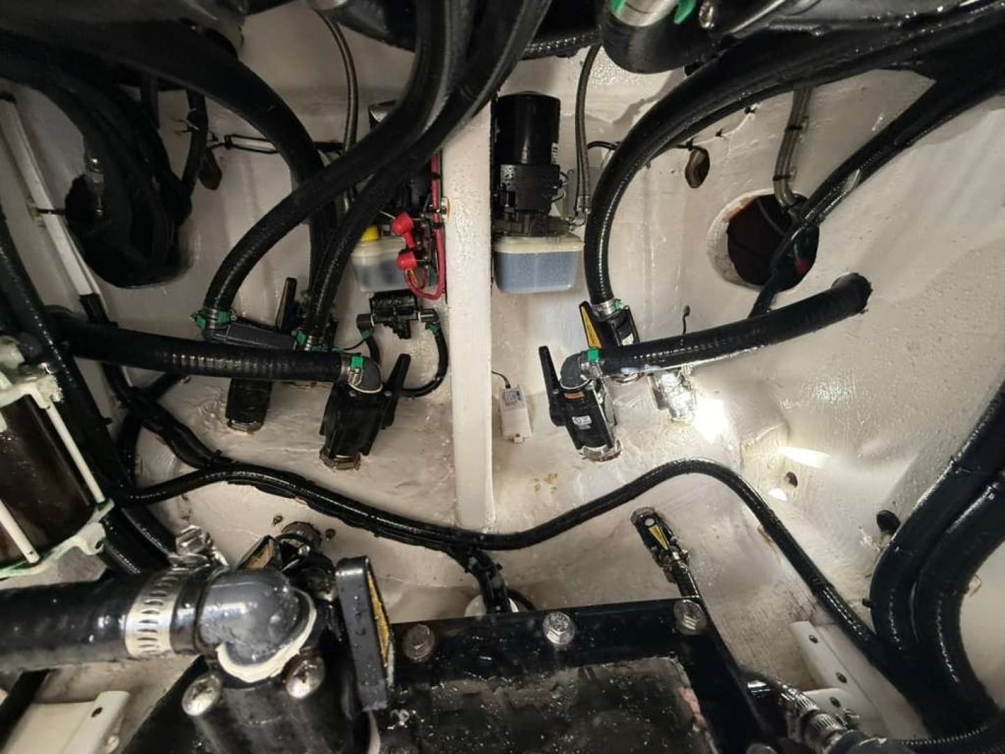 2023 Contender 39 Fisharound - Image 21