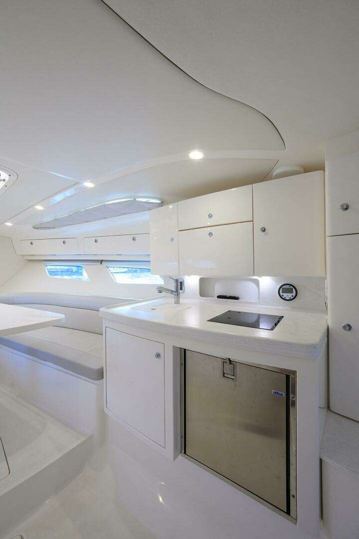 2023 Intrepid 41 Valor - Image 29