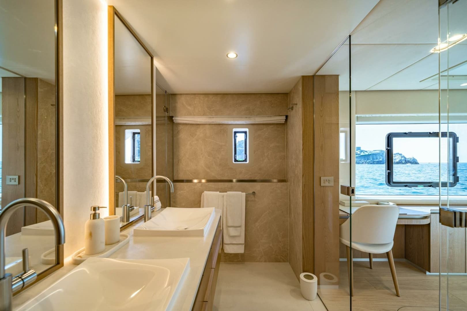 2025 SUNREEF YACHTS Sunreef 100 Power - Image 42