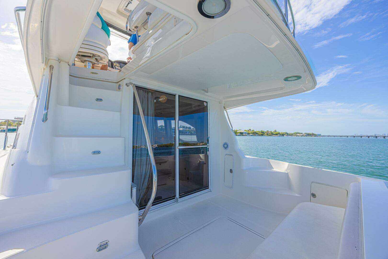 2007 Sea Ray 44 Sedan Bridge - Image 3