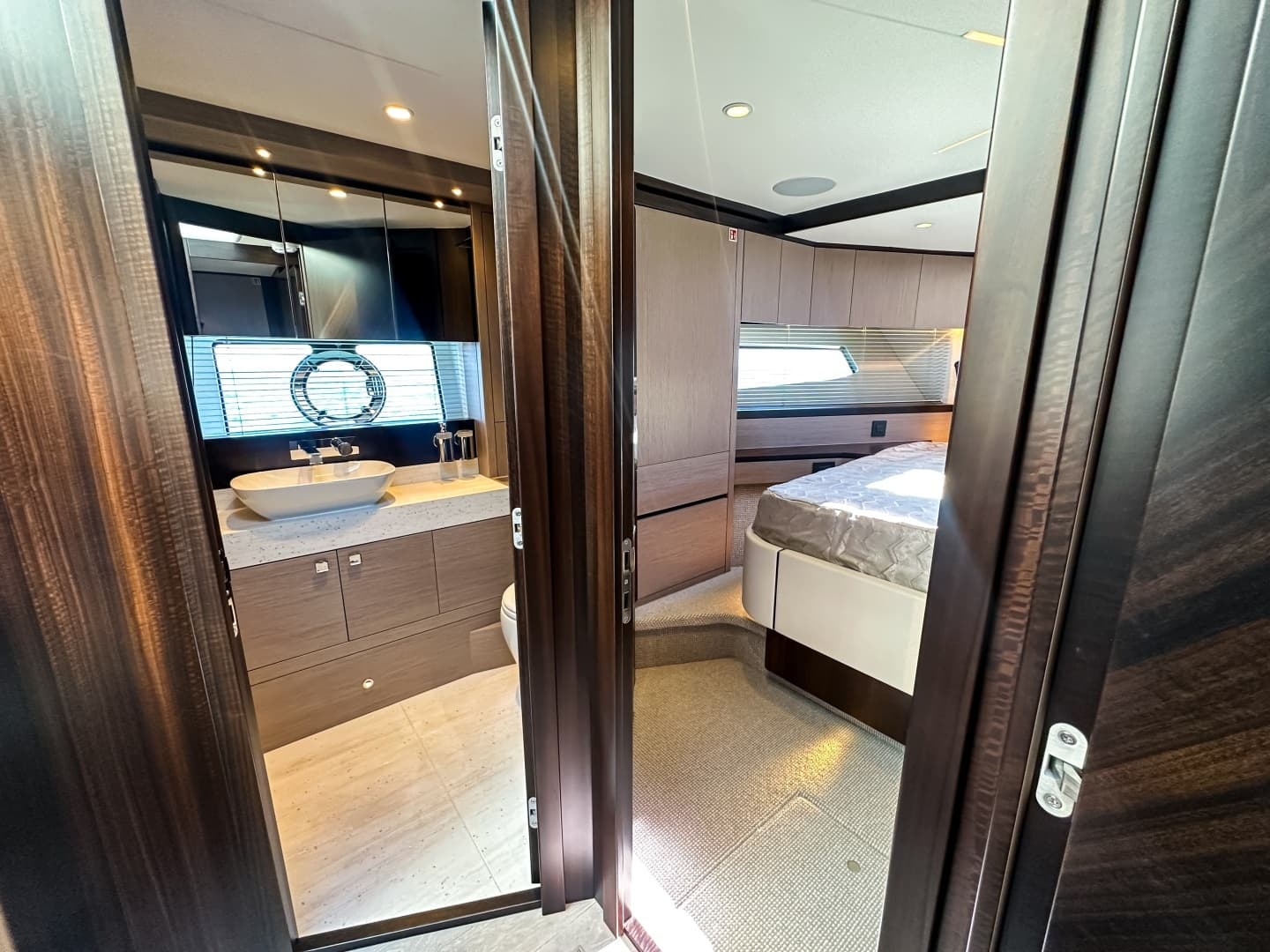 2024 Sunseeker 55 Manhattan - Image 62
