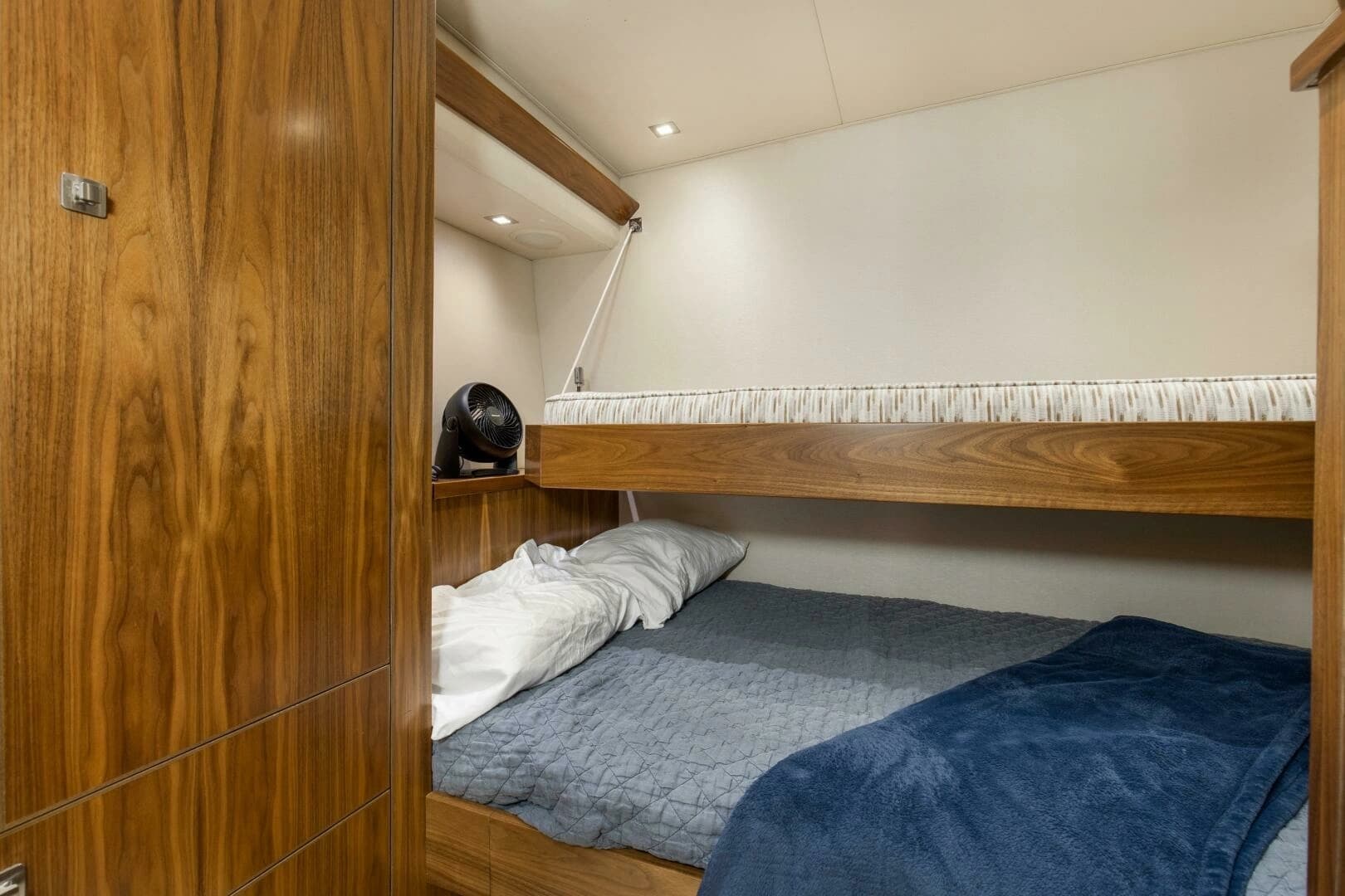 2016 Viking 92 Enclosed Bridge - Image 38