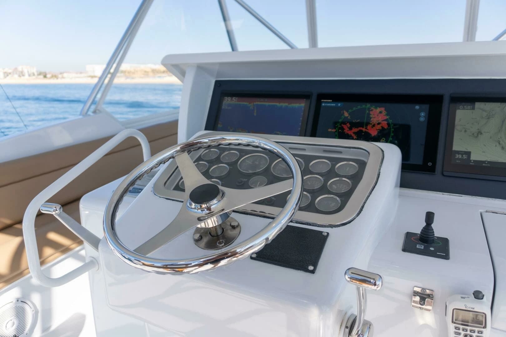 2001 Hatteras 60 Convertible - Image 47