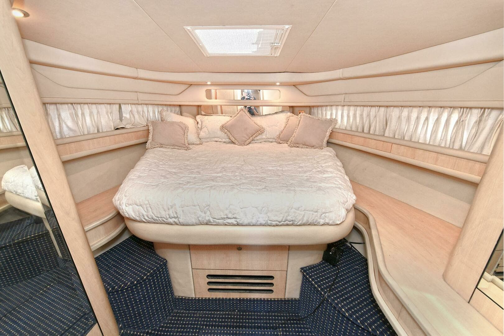 2000 Sea Ray 460 Sundancer - Image 38