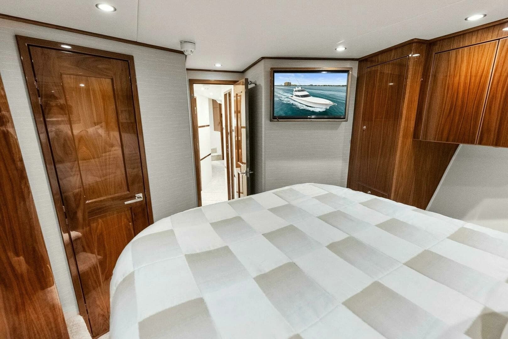 2022 Viking 68 Enclosed Bridge - Image 37