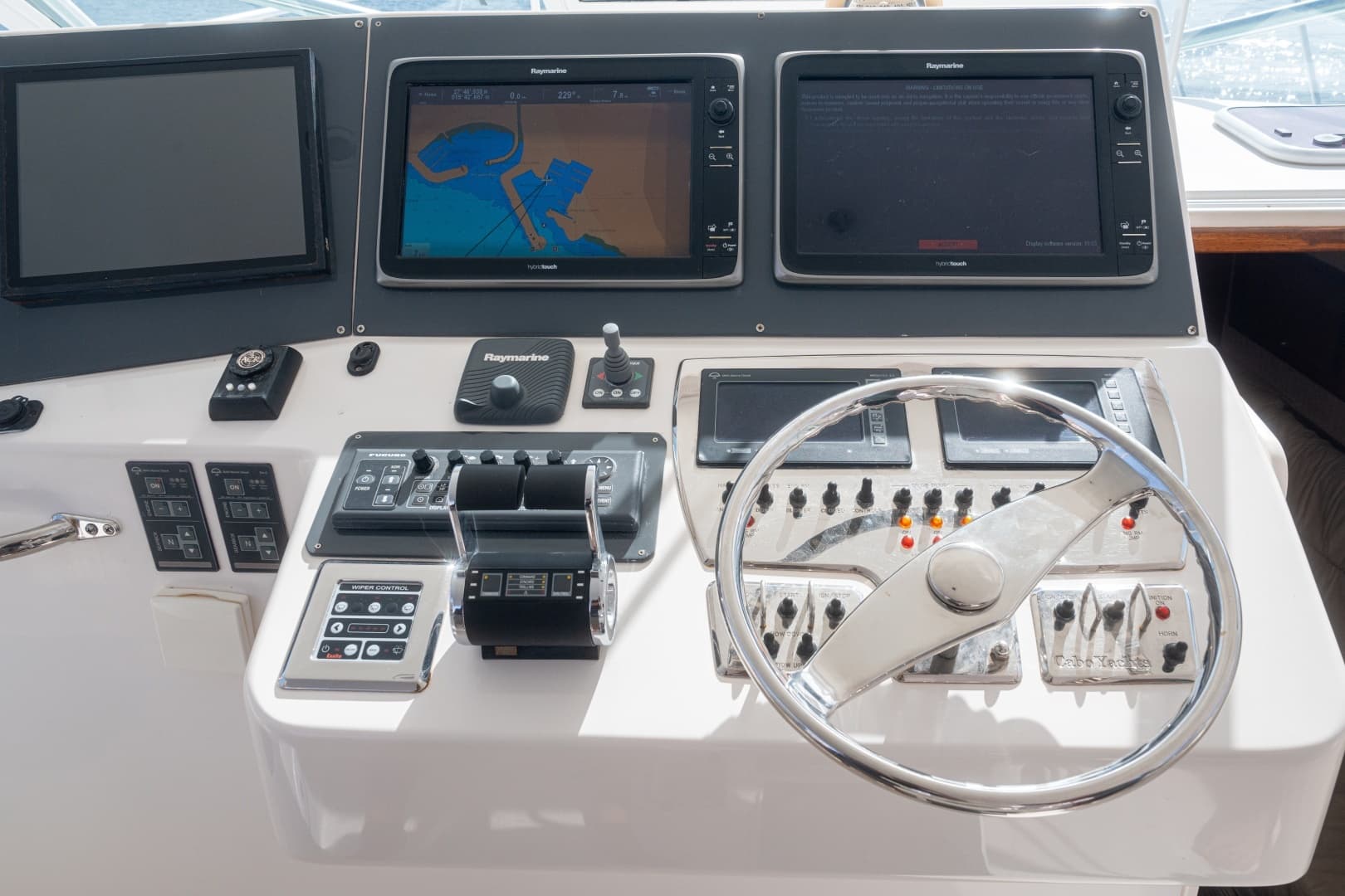 2005 Cabo 40 Hardtop Express - Image 18