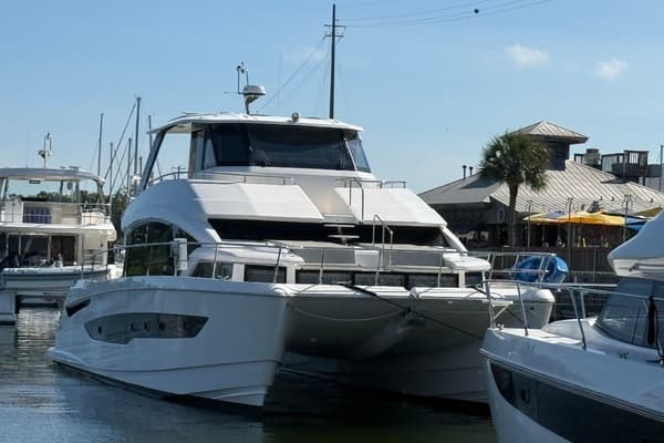 2025 Aquila 54 ENCLOSED BRIDGE - Image 1