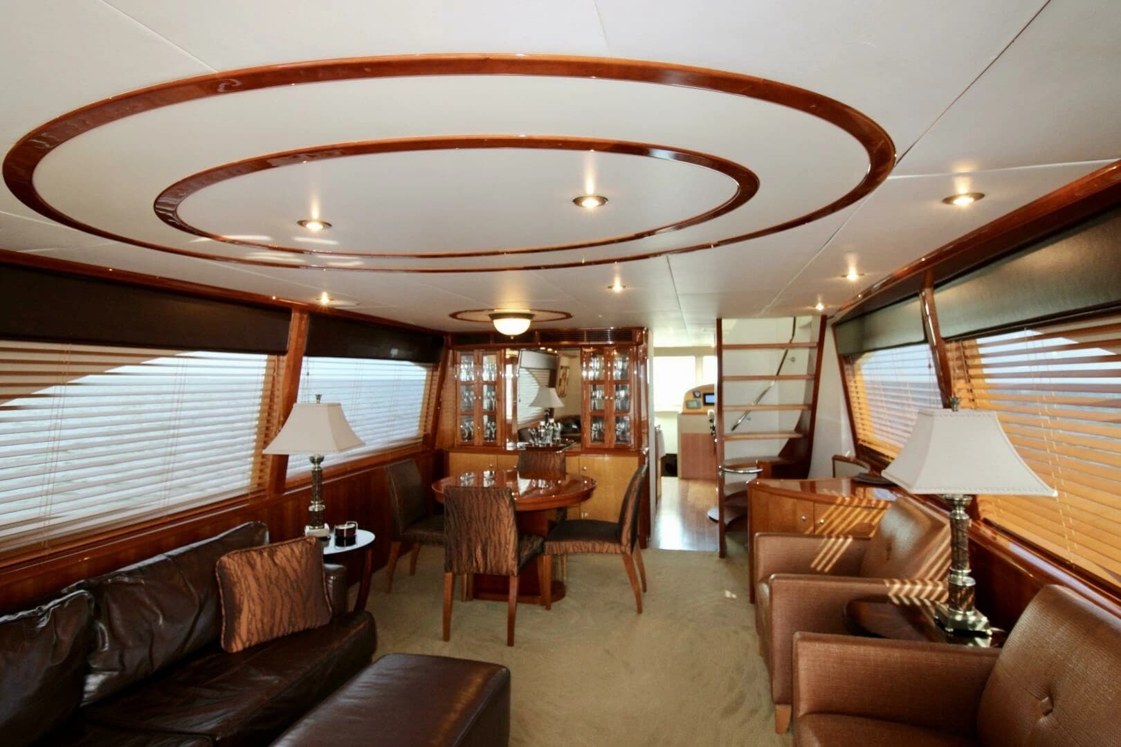 2007 Lazzara Yachts 74 Motor Yacht - Image 16