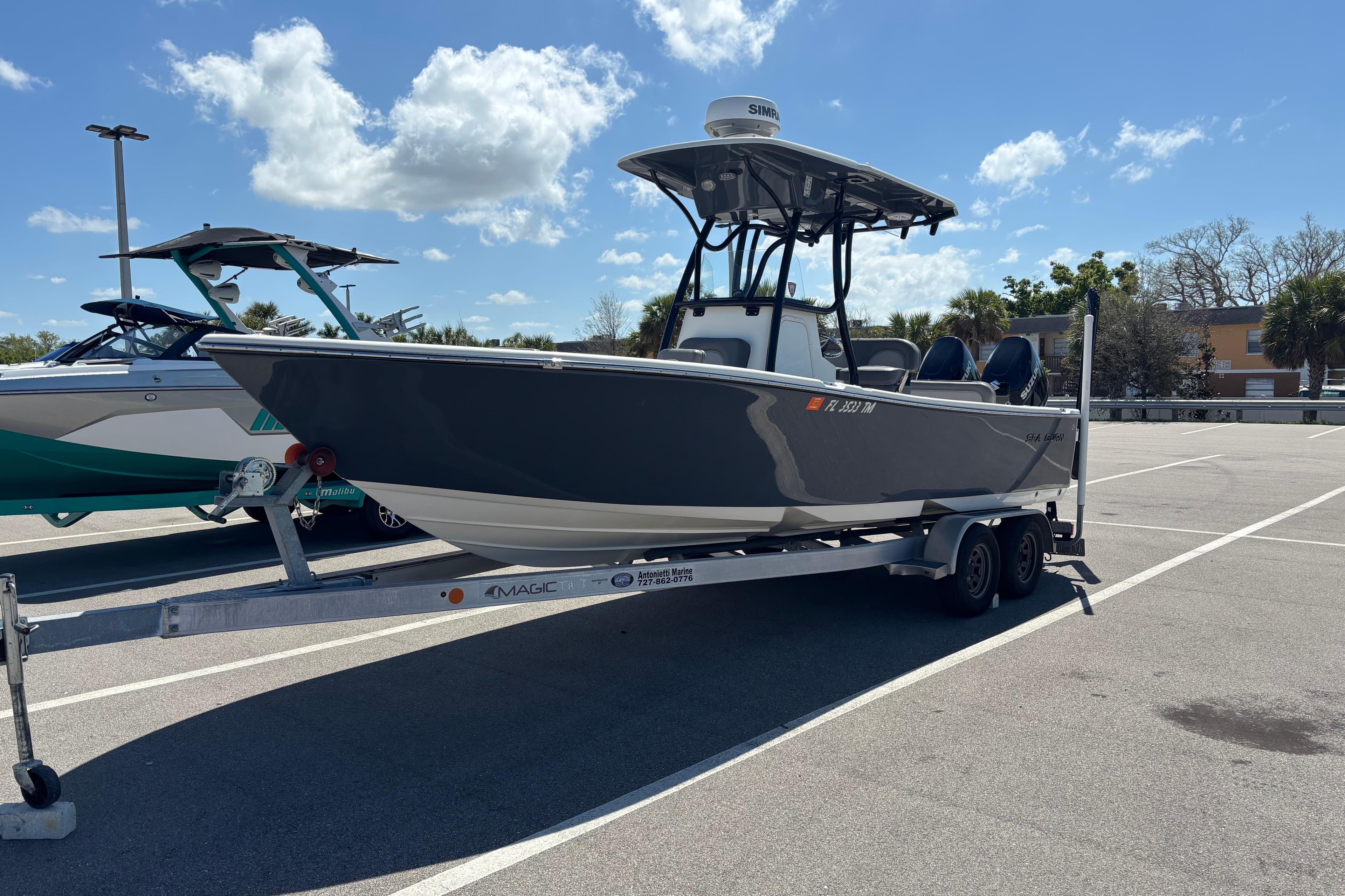 2023 Sea Born LX24 Center Console