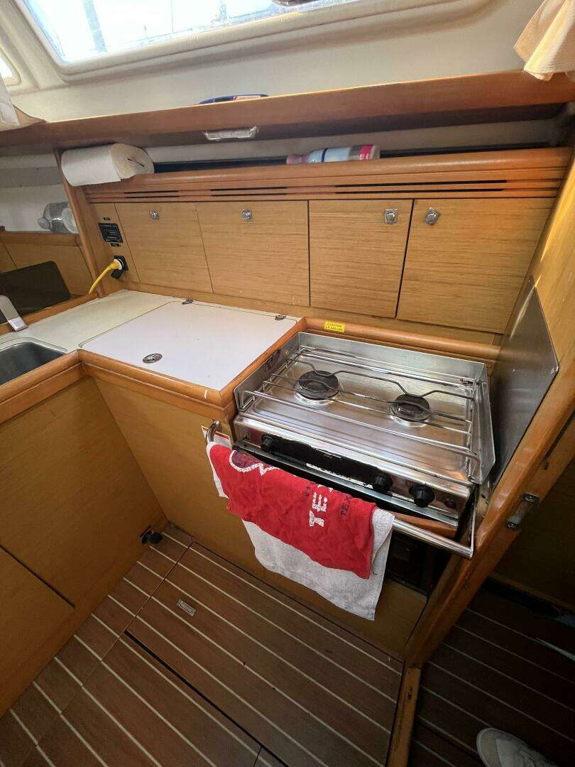 2009 Jeanneau 36i - Image 9