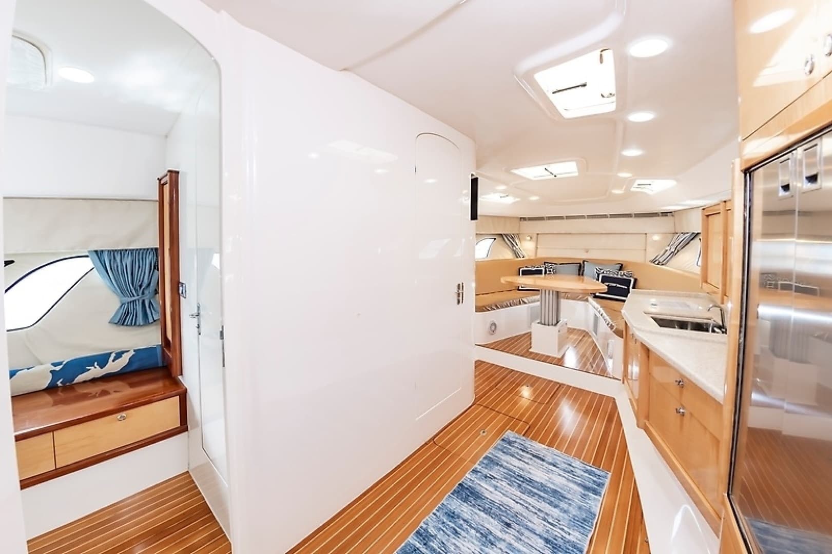 2010 Intrepid 475 Sport Yacht - Image 25