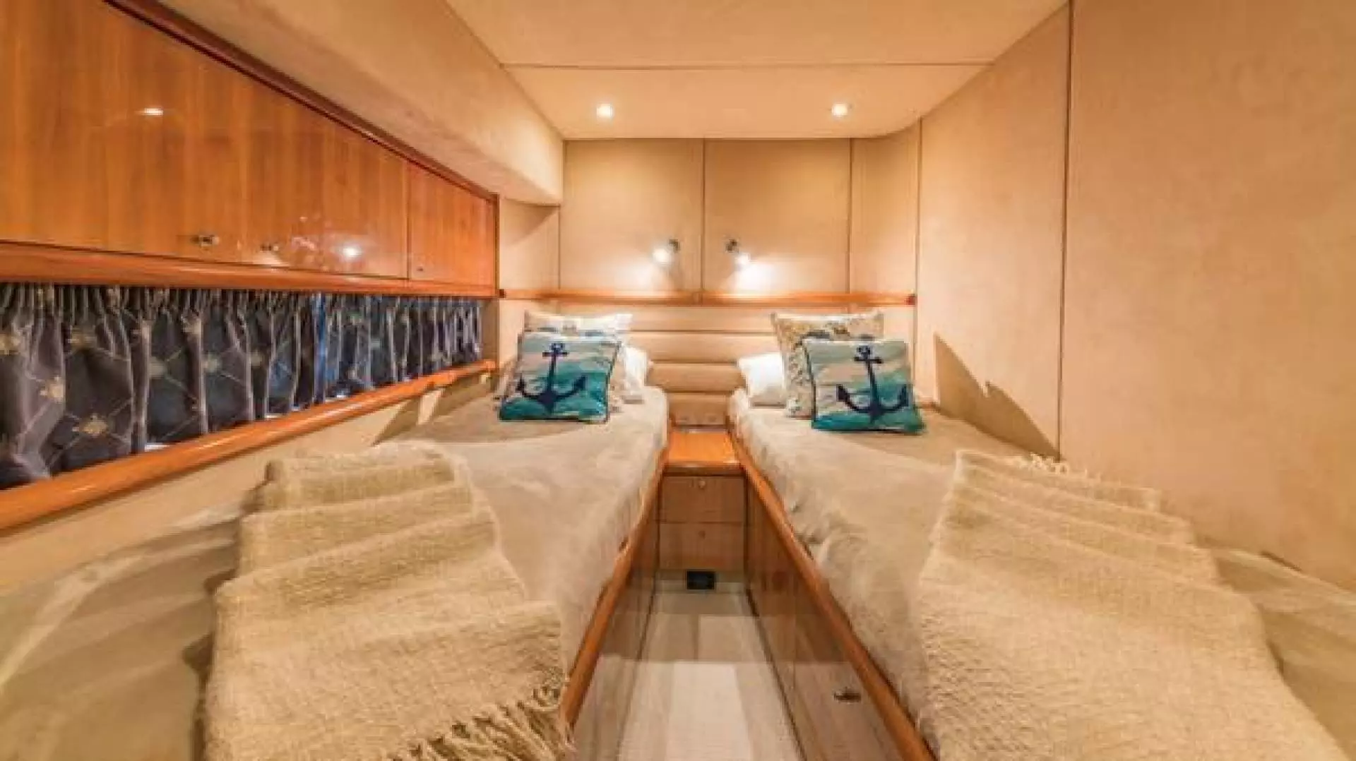 2004 Sunseeker Manhattan - Image 16