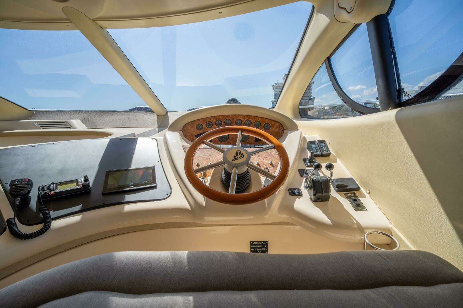 2001 Azimut 46 - Image 46