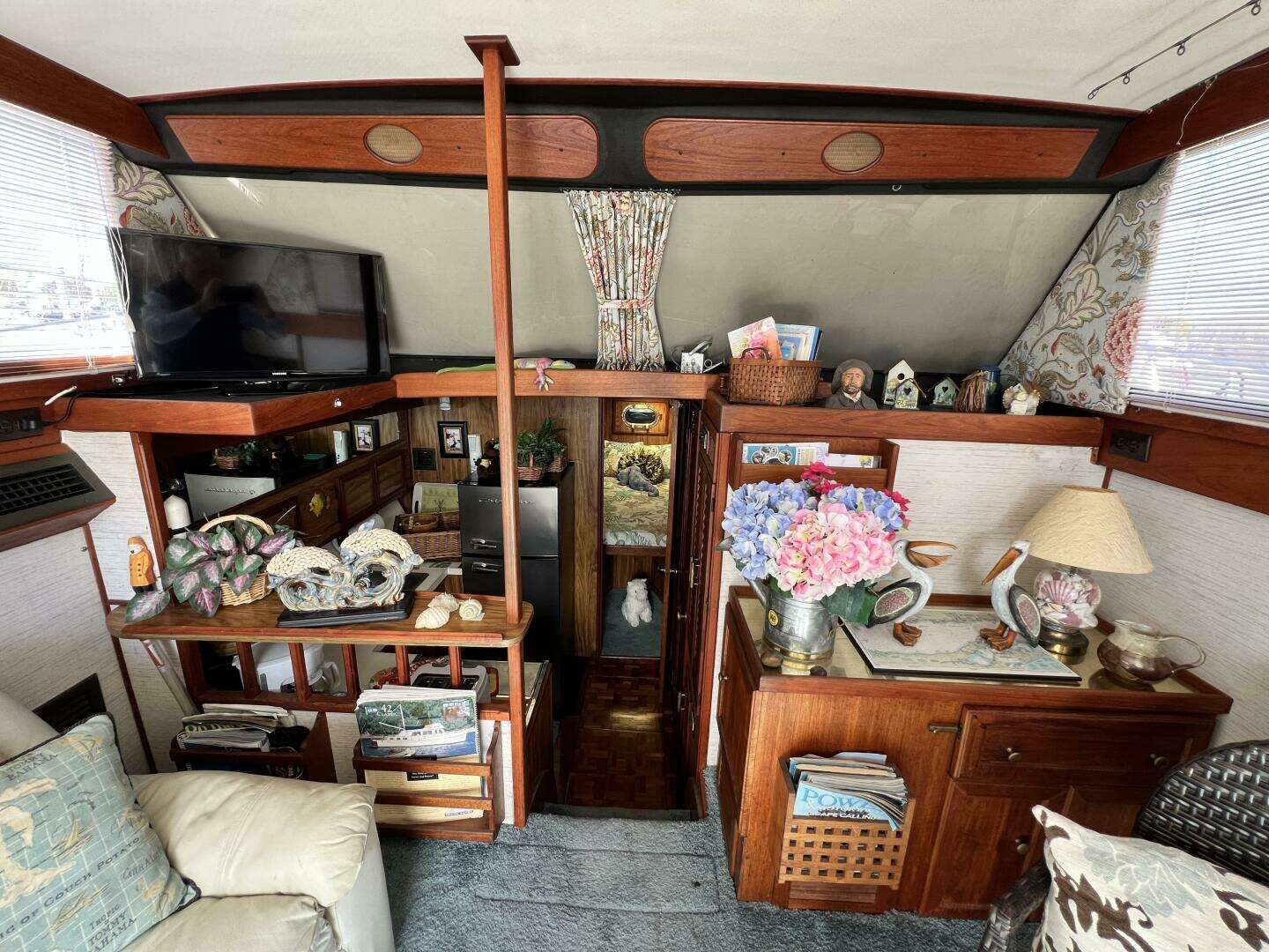 1979 Viking 35 Convertible - Image 13