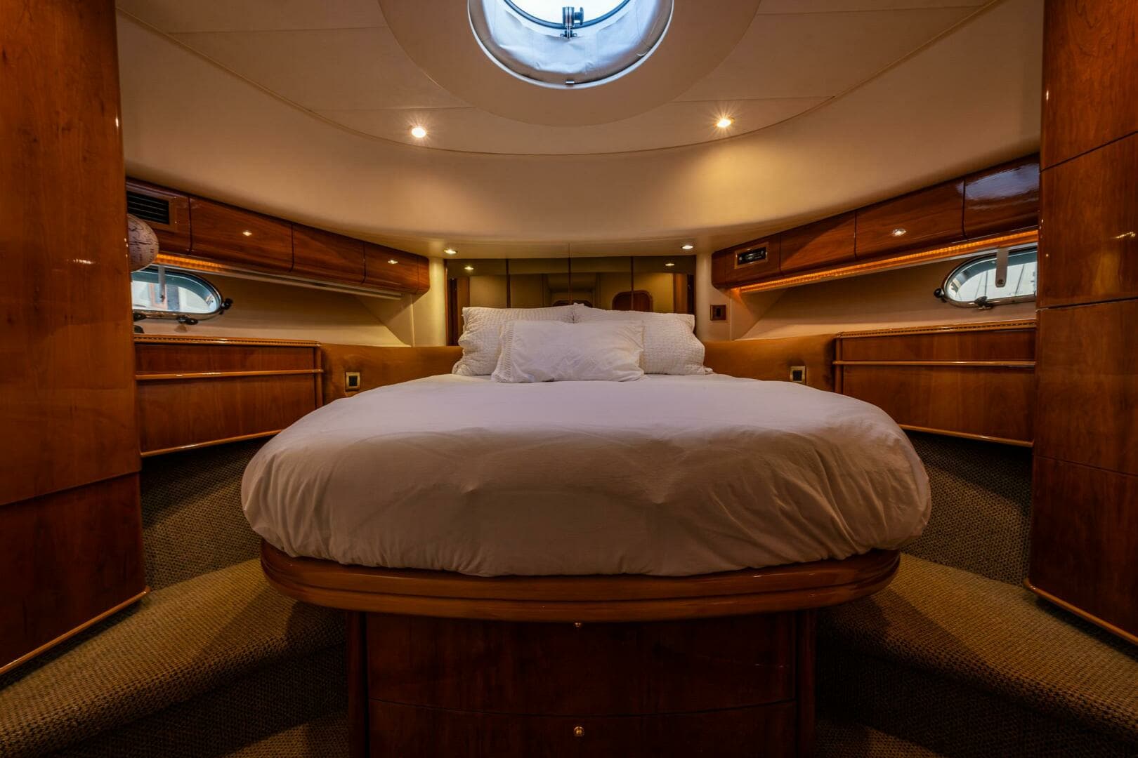 2002 Viking Princess 72 Princess Yacht - Image 54
