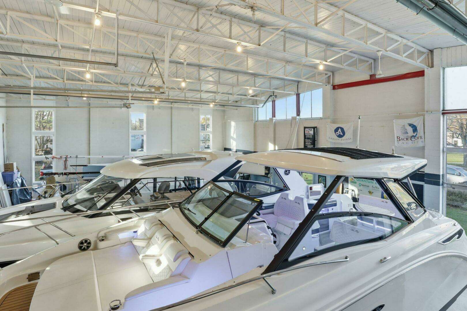2019 Sea Ray 320 - Image 2