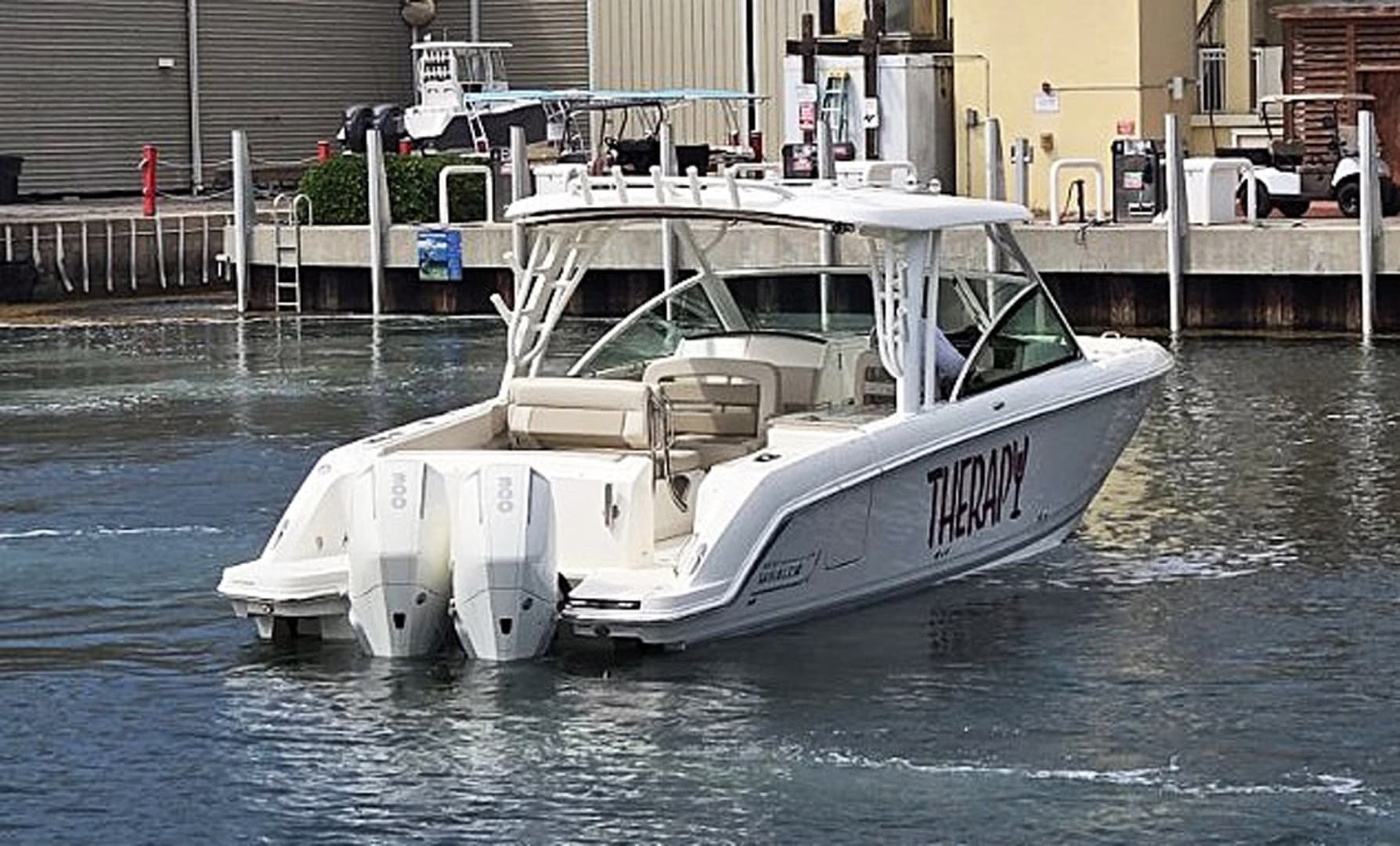 2022 Boston Whaler 320 Vantage - Image 15