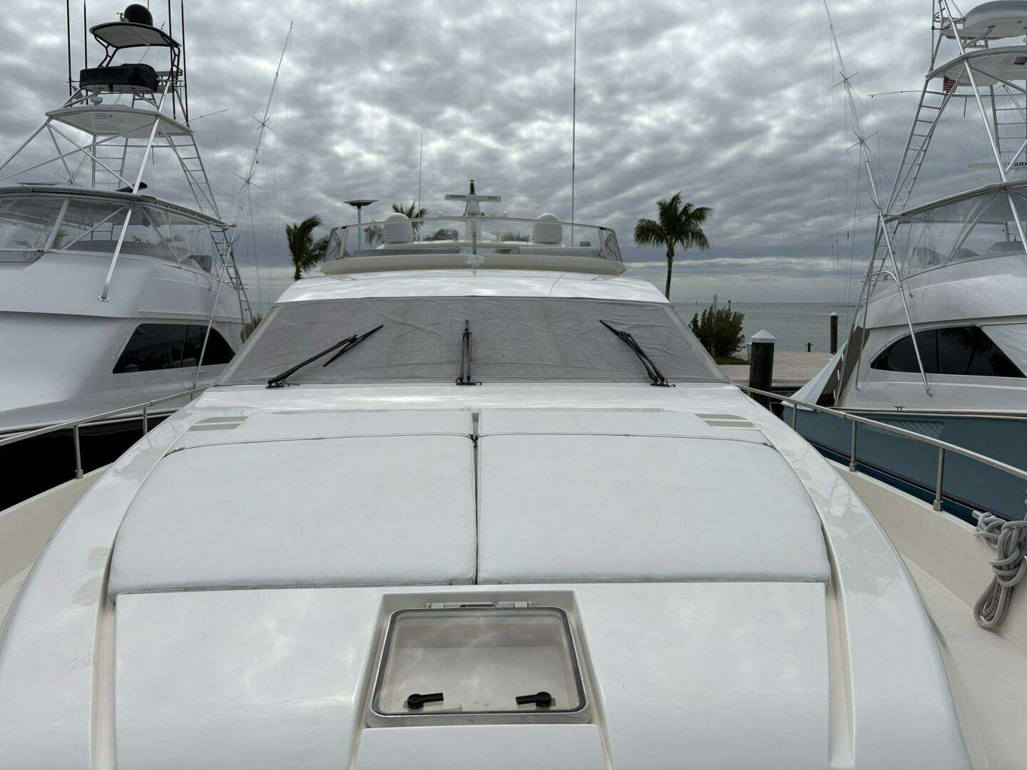 1999 Ferretti Yachts 80 RPH - Image 3