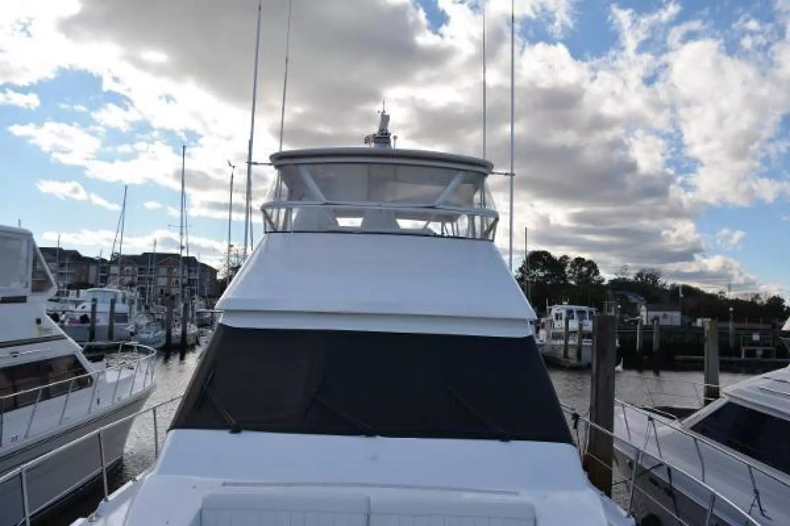 1989 Viking Motor Yacht - Image 17