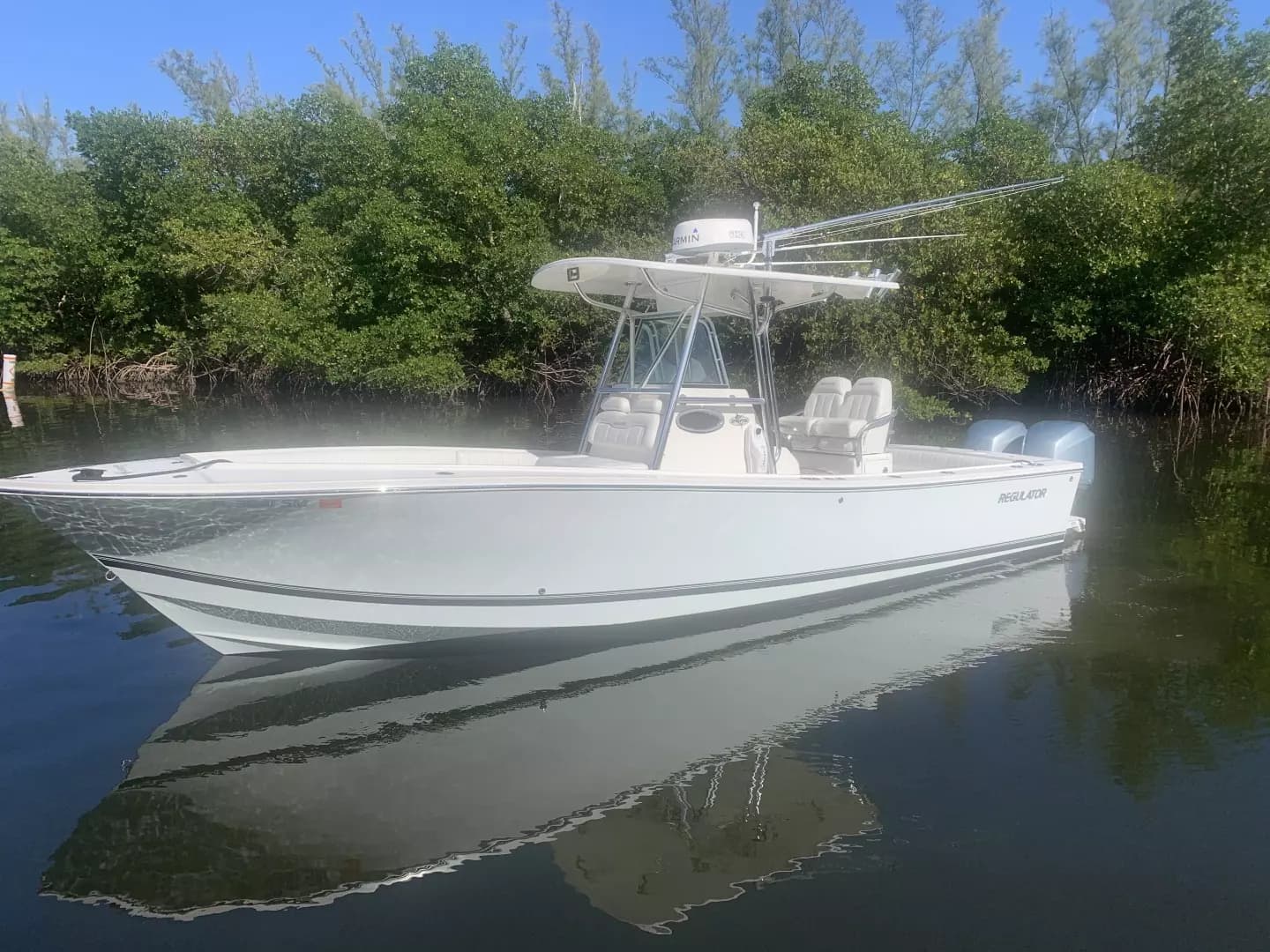 2010 Regulator 26 Forwarding Seating - Image 3