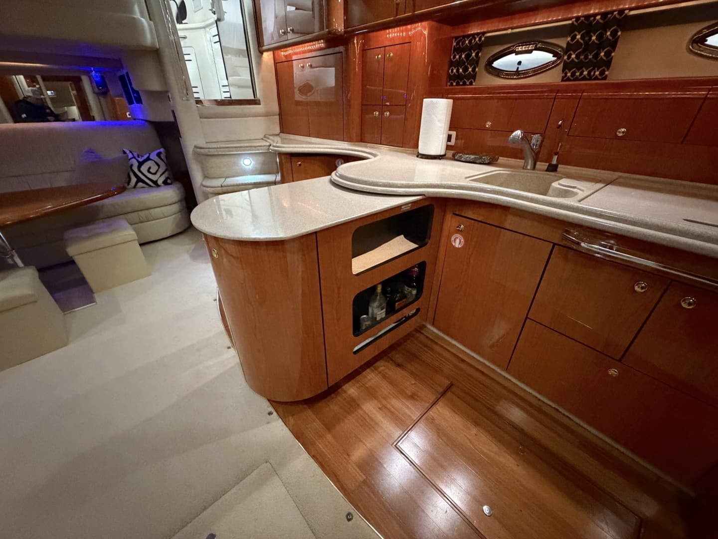 2001 Sea Ray 510 Sundancer 800 CAT - Image 25
