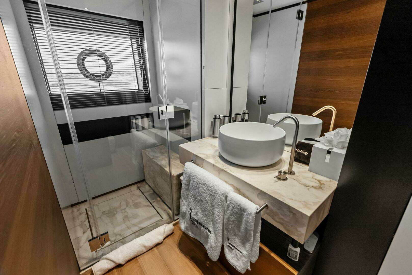 2023 Custom Line 33 Navetta - Image 77