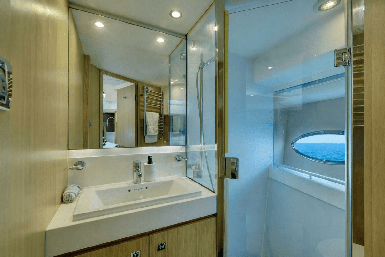2014 Princess Yachts — - Image 17