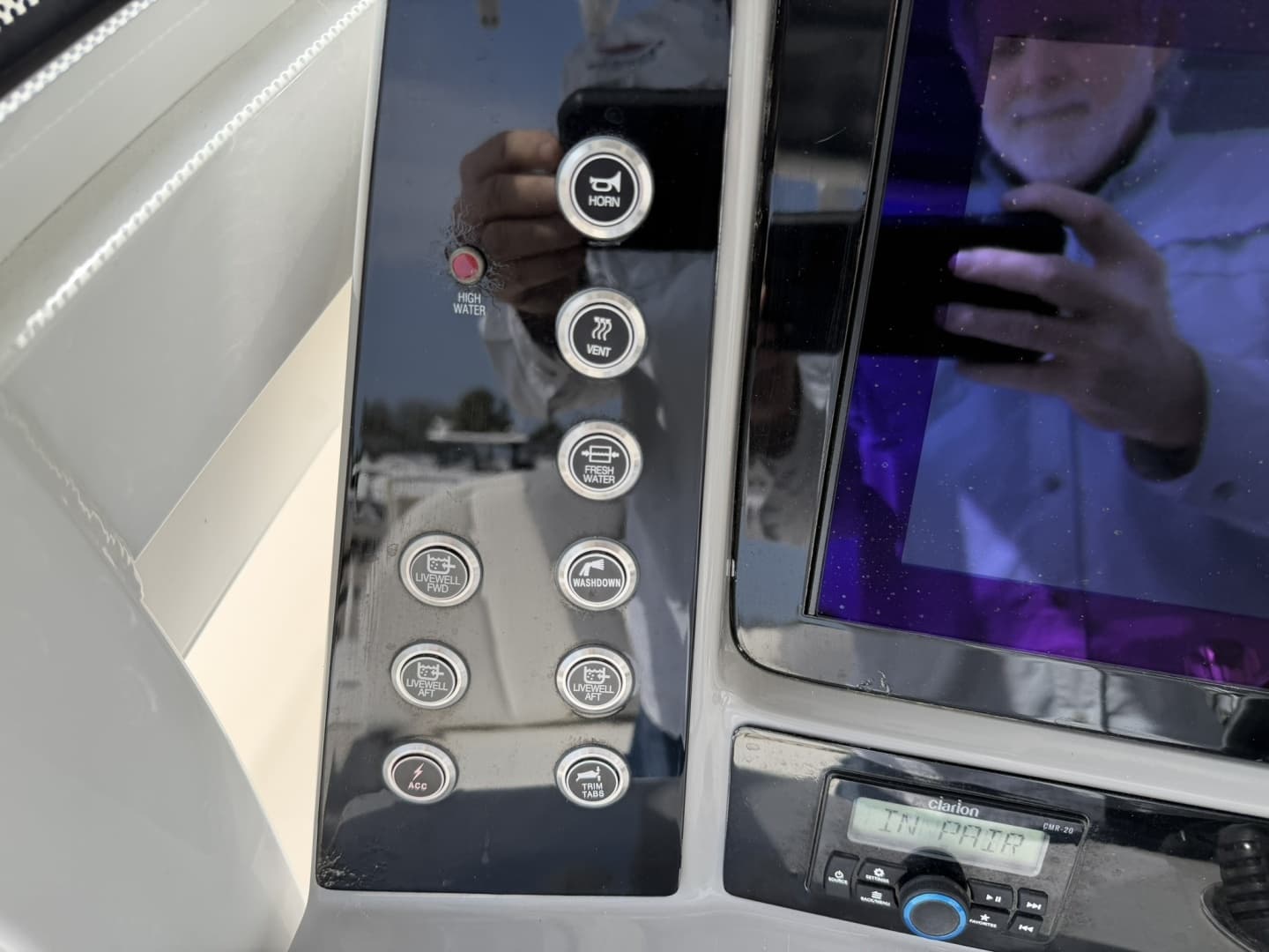 2023 Robalo — - Image 39