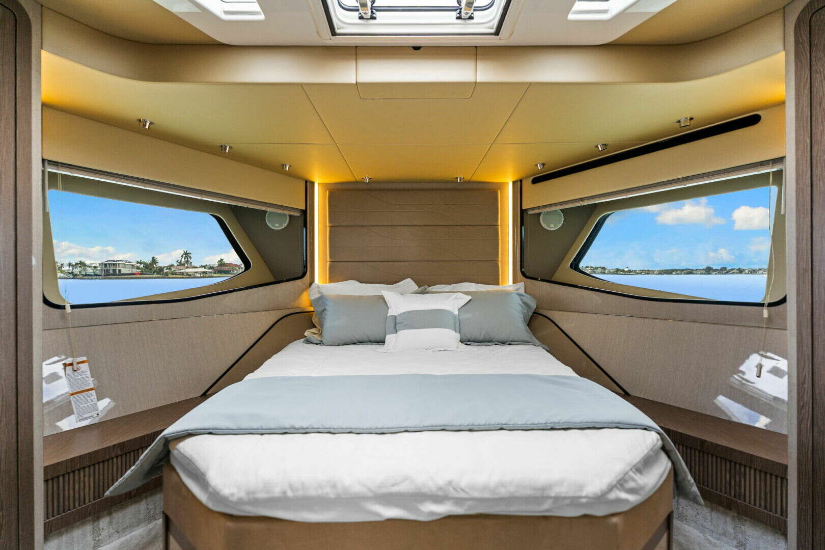 2026 Cruisers Yachts 57 FLY - Image 21