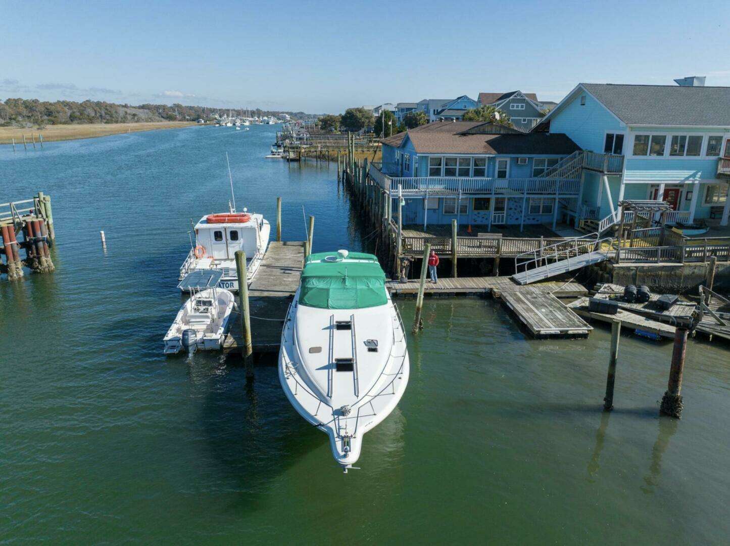 1990 Sea Ray 420 Sundancer - Image 4