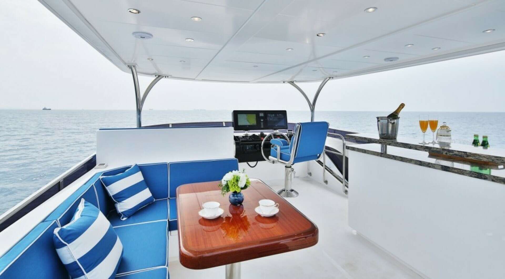2027 Johnson Flybridge w/Hydraulic Platform - Image 30