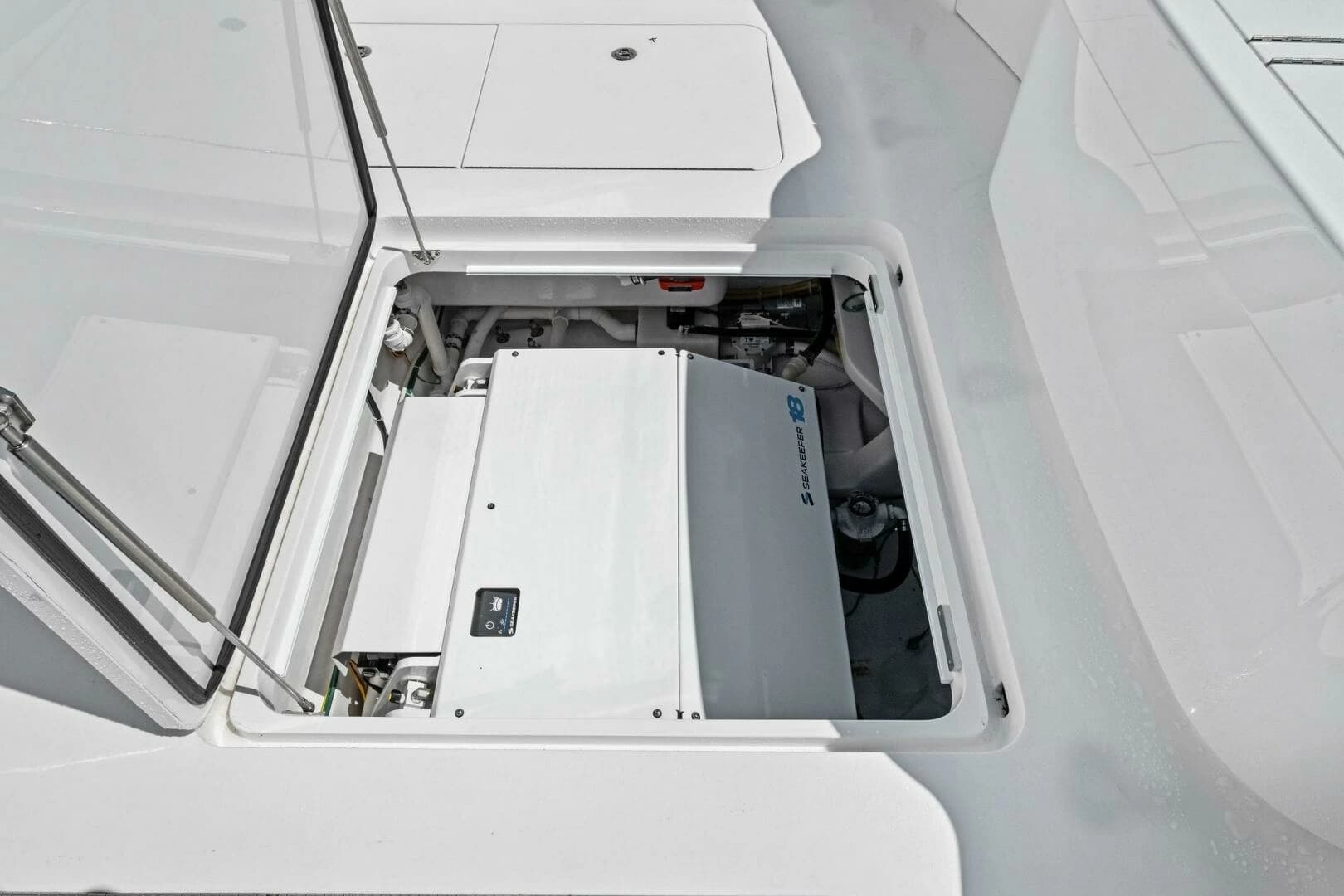 2025 Viking 58 Convertible - Image 45