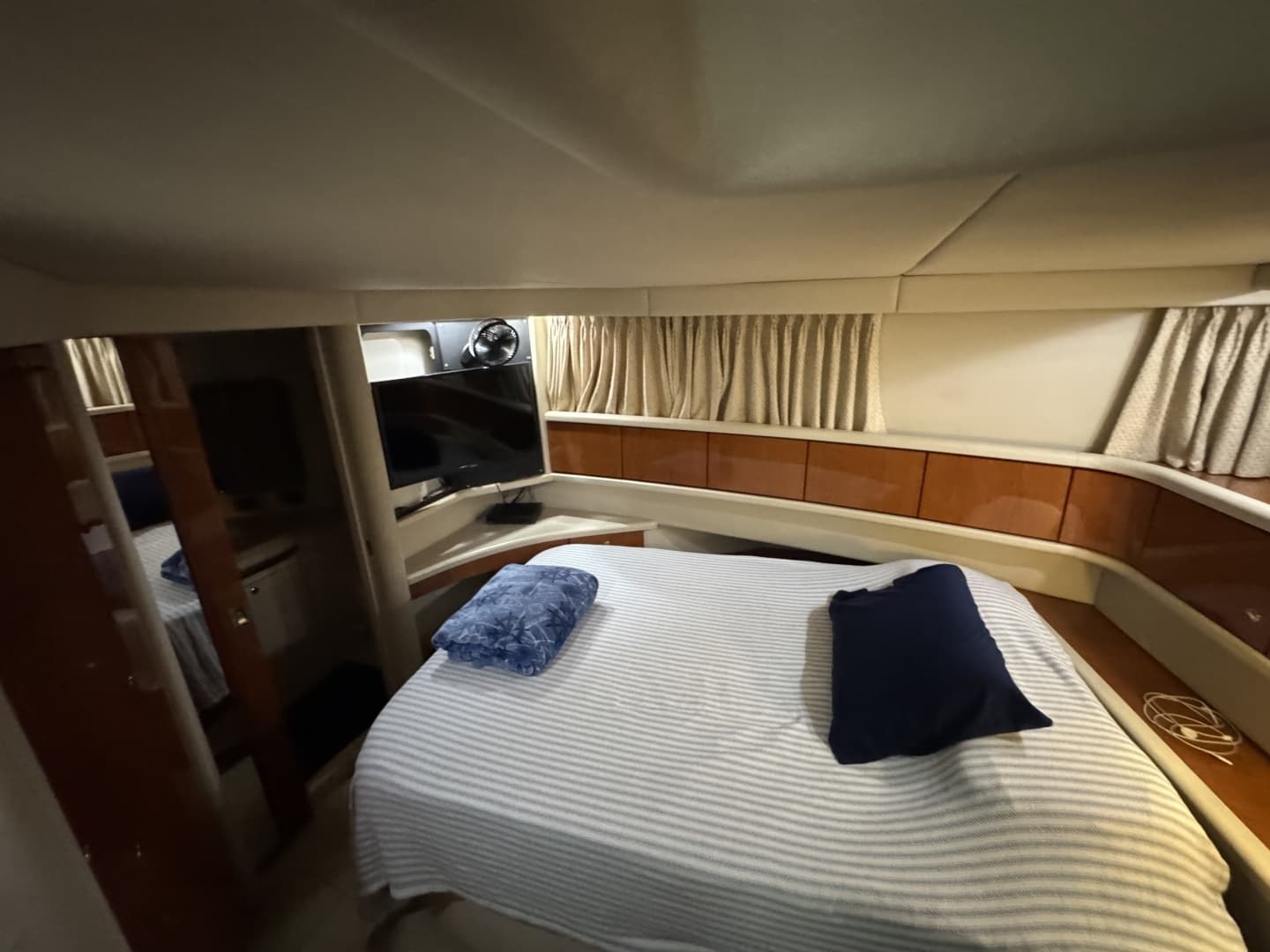 2001 Sea Ray 380 Aft Cabin - Image 49