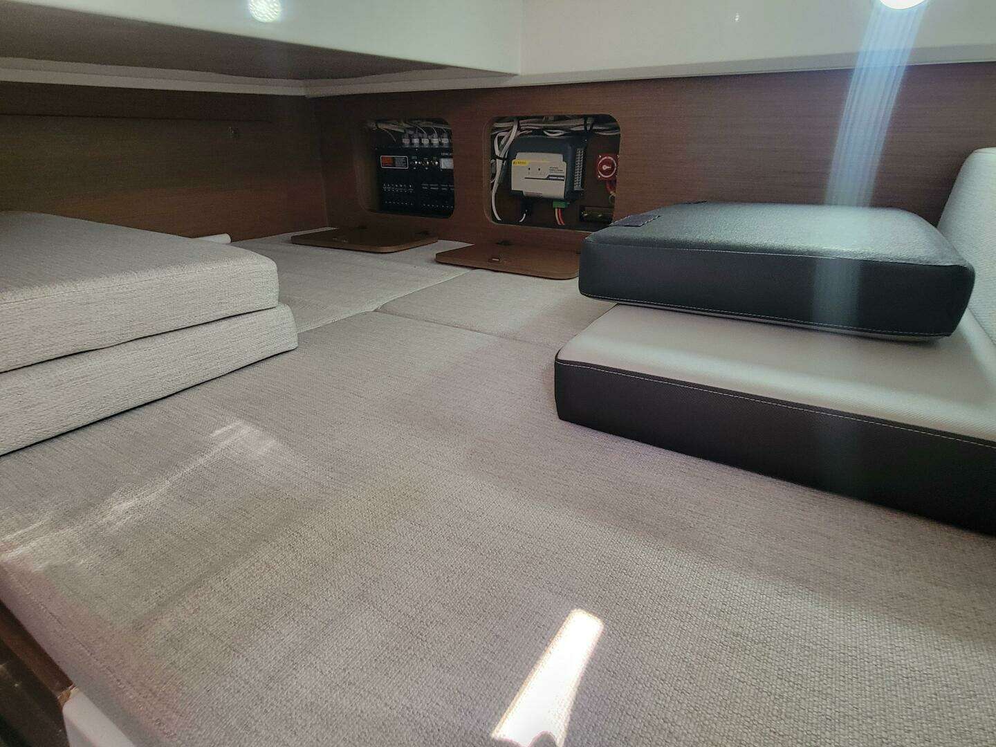 2023 Jeanneau NC895 - Image 25