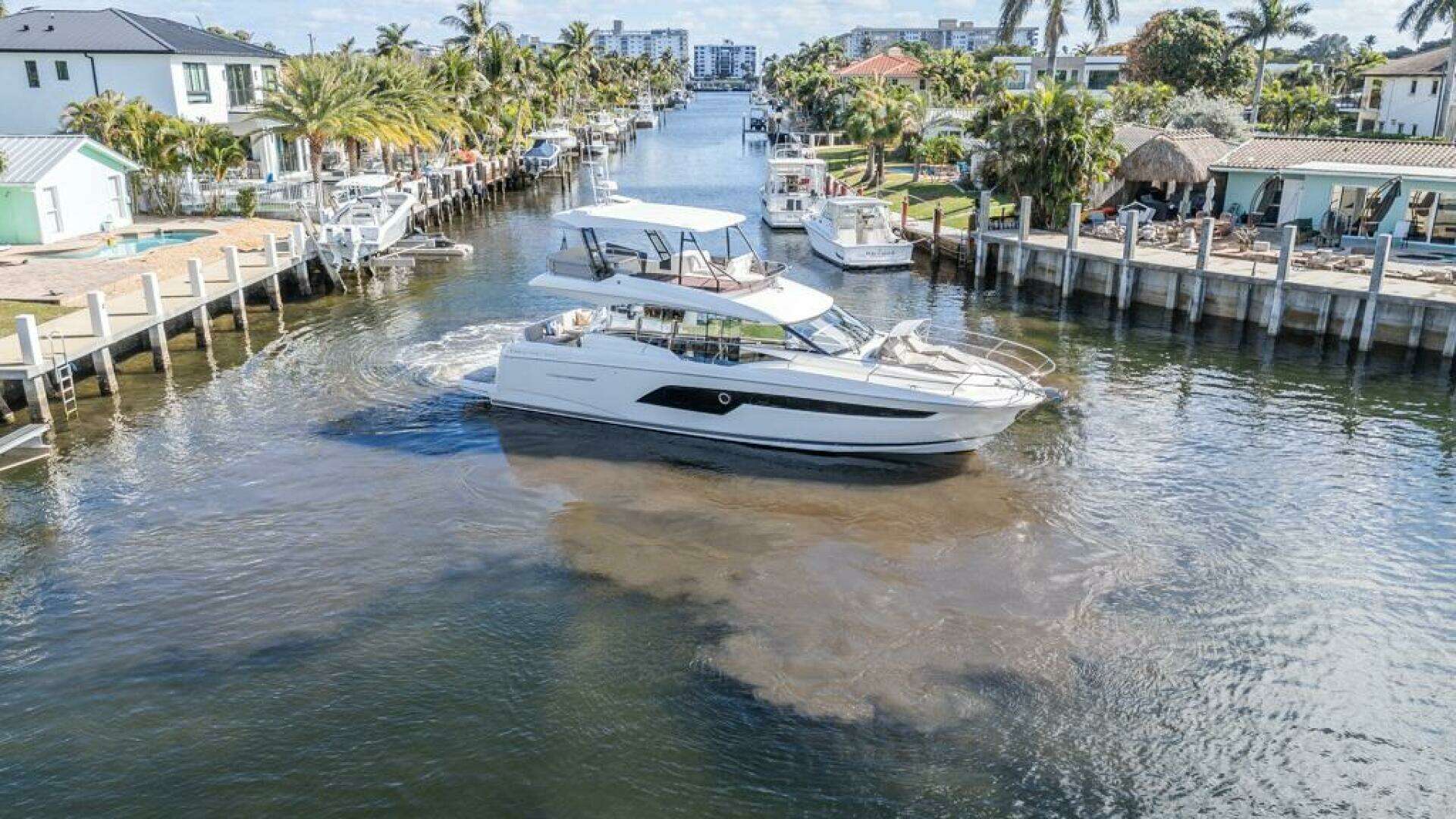 2021 Prestige 520 Flybridge - Image 9
