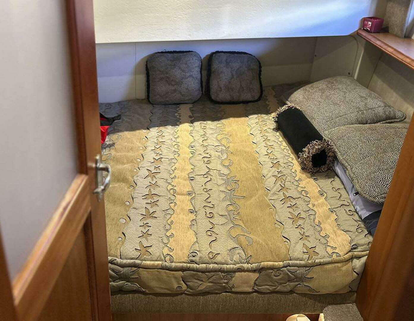 2002 Silverton 42 Convertible - Image 36
