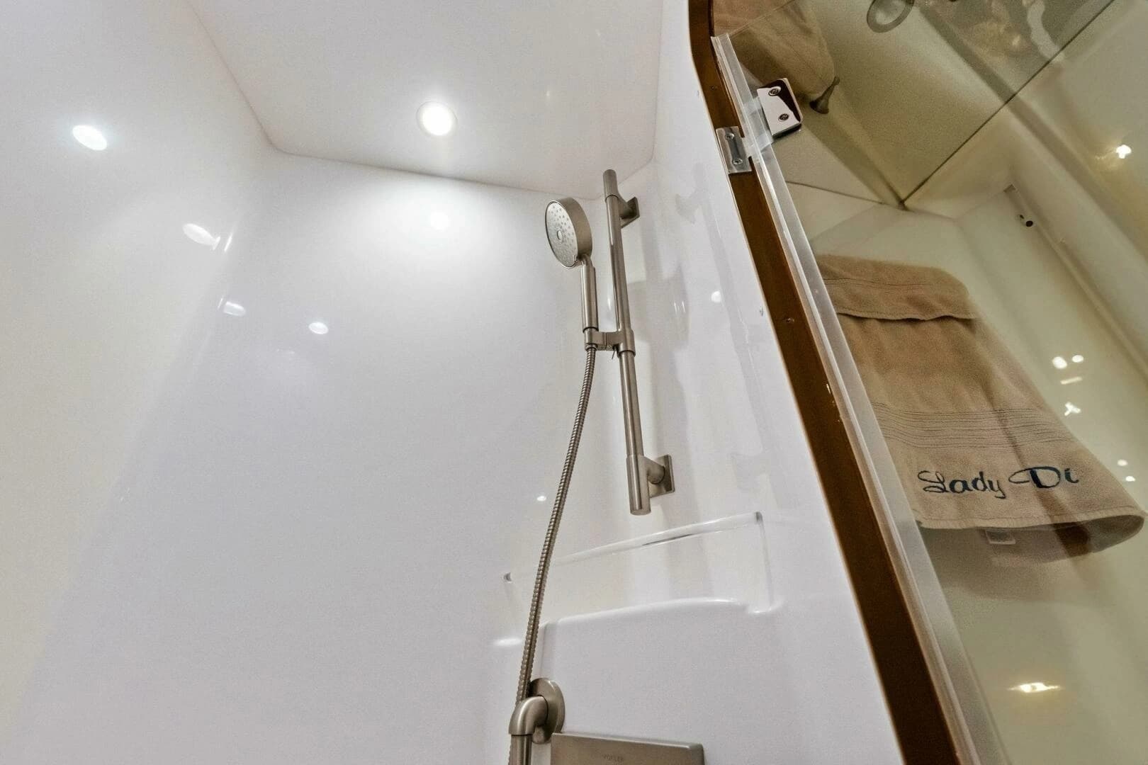 2012 Viking 82 Convertible - Image 38