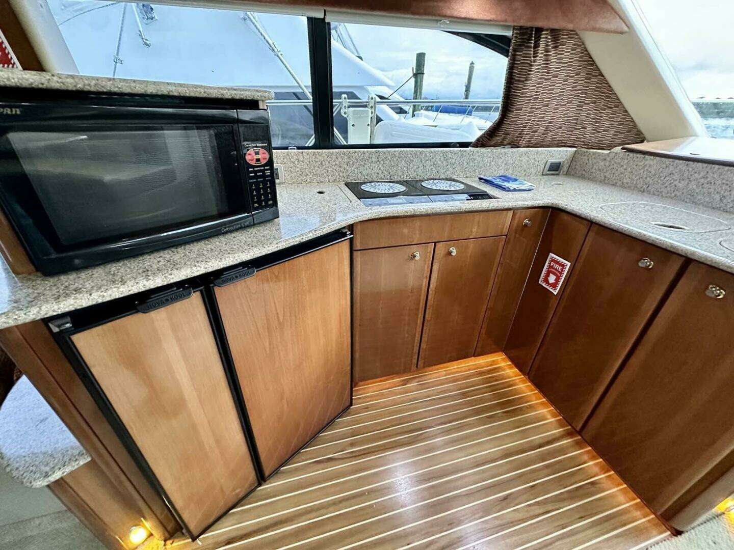 2007 Meridian 411 Sedan - Image 19