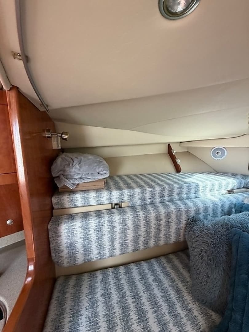 2005 Rampage 33 Express - Image 36