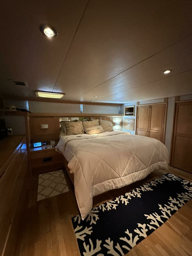 1988 Viking Motor Yacht - Image 61