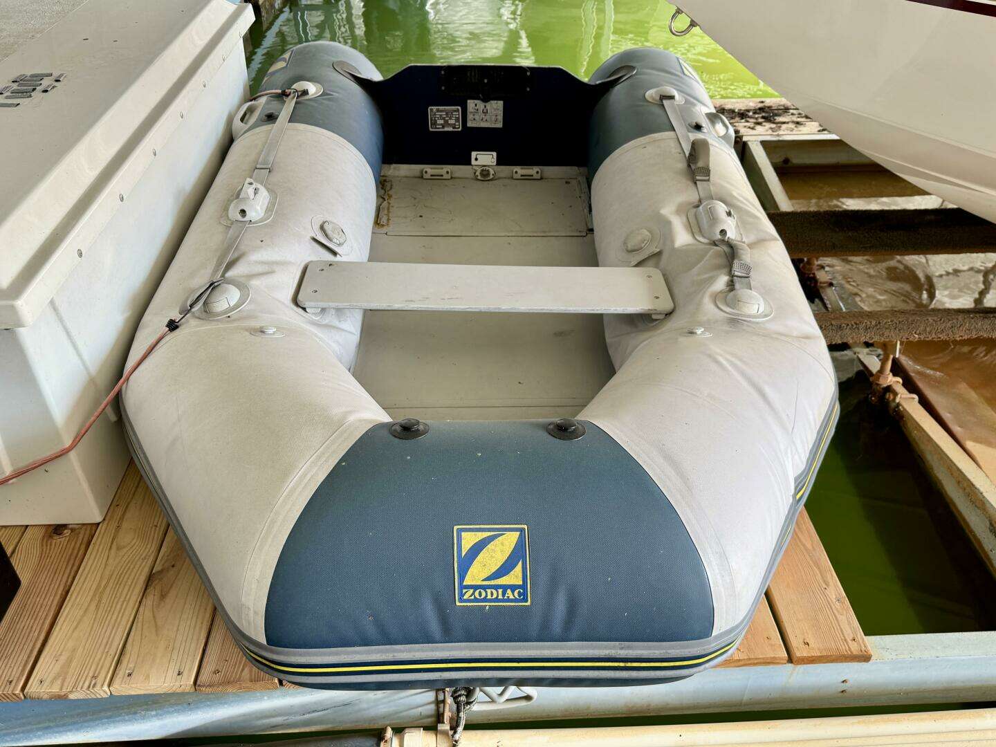 1994 Chaparral Signature 27 Cabin Cruiser - Image 257
