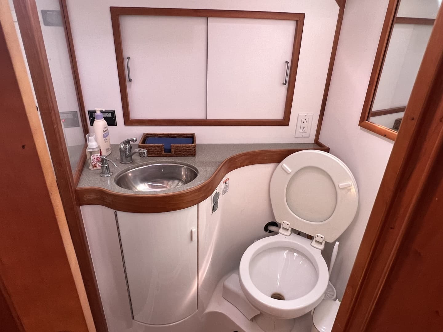 2006 Sabre 426 - Image 14