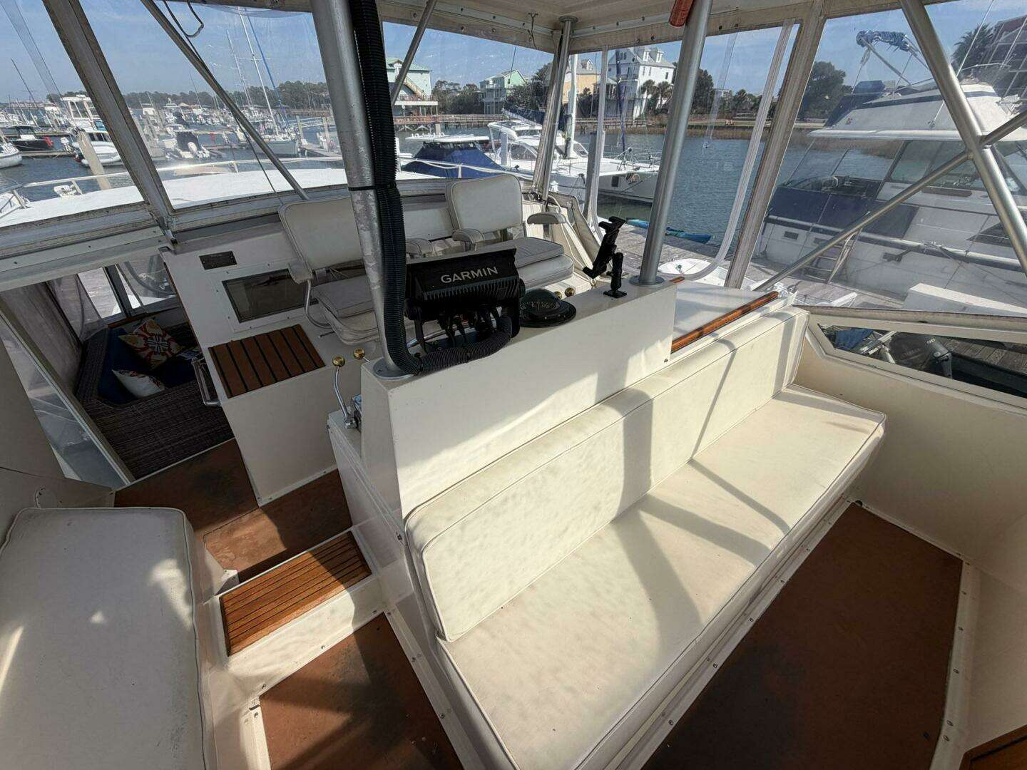 1987 Viking 44 Motor Yacht - Image 28