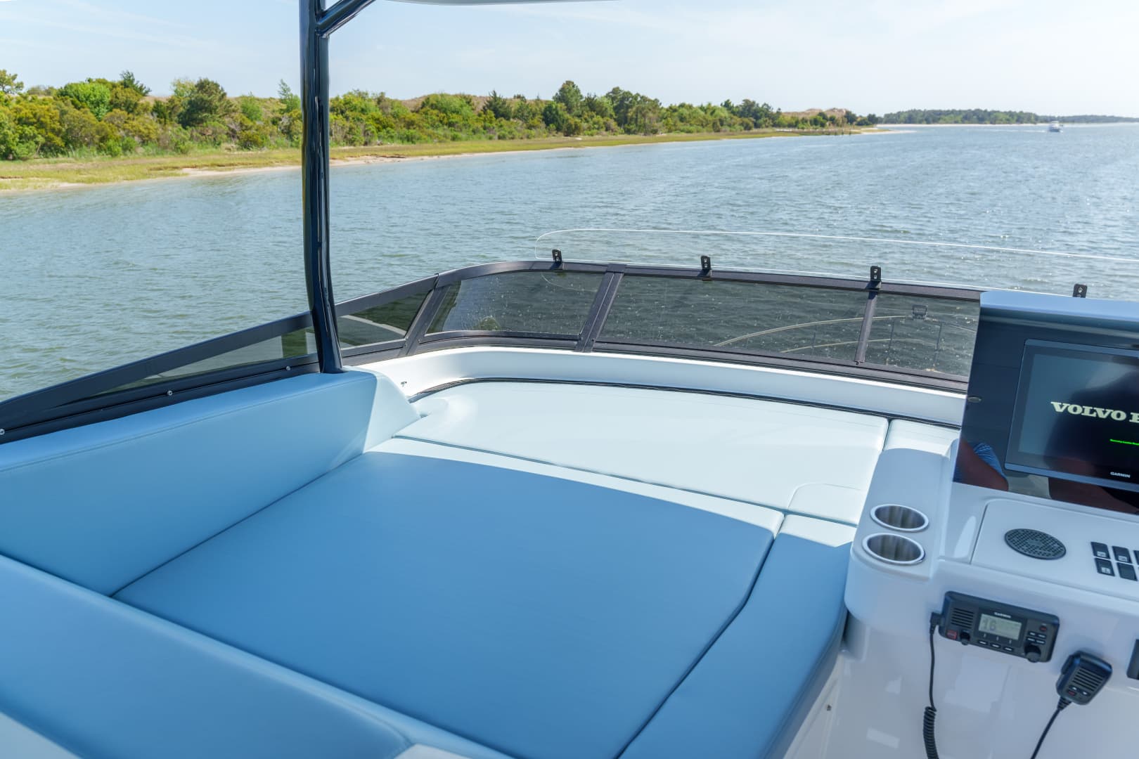 2026 Cruisers Yachts 50 FLY - Image 26