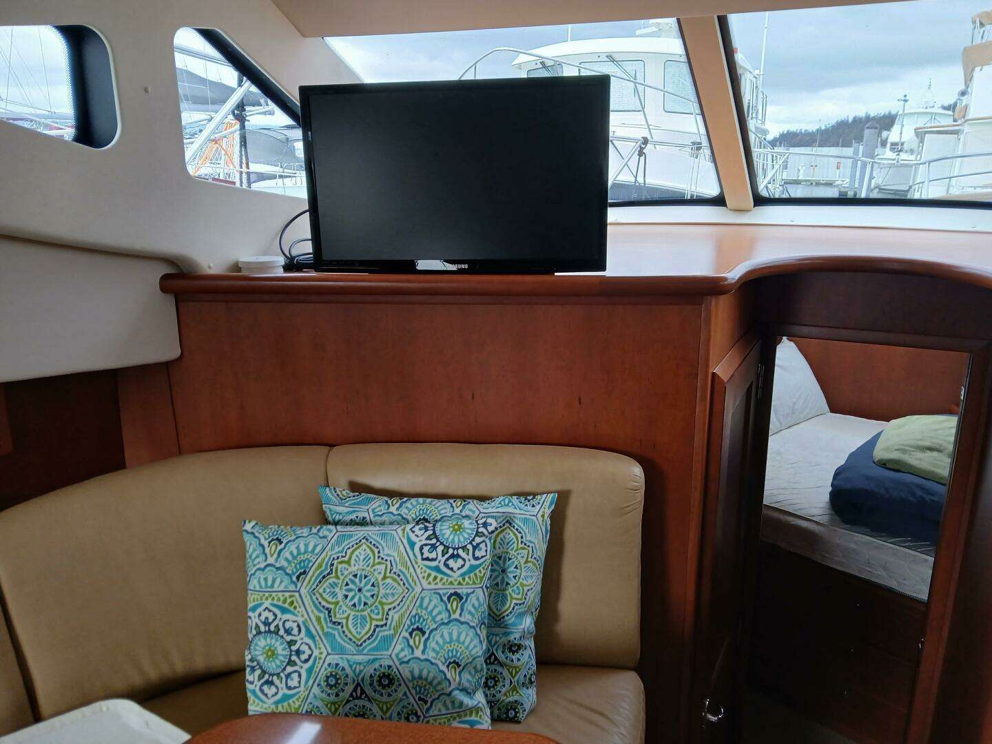 2006 Silverton 35 Motor Yacht - Image 20