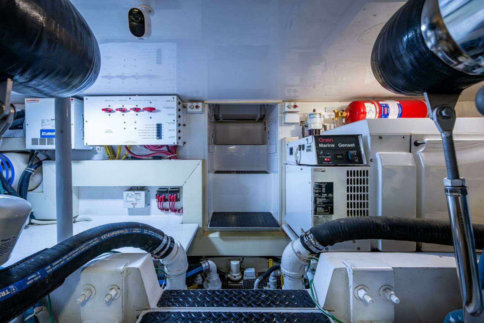 2006 Viking 52 Convertible - Image 33